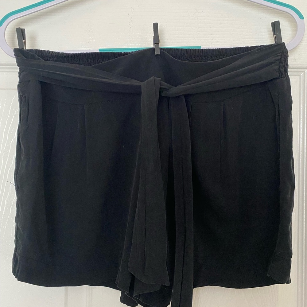 Woman’s shorts
“Final sale “
